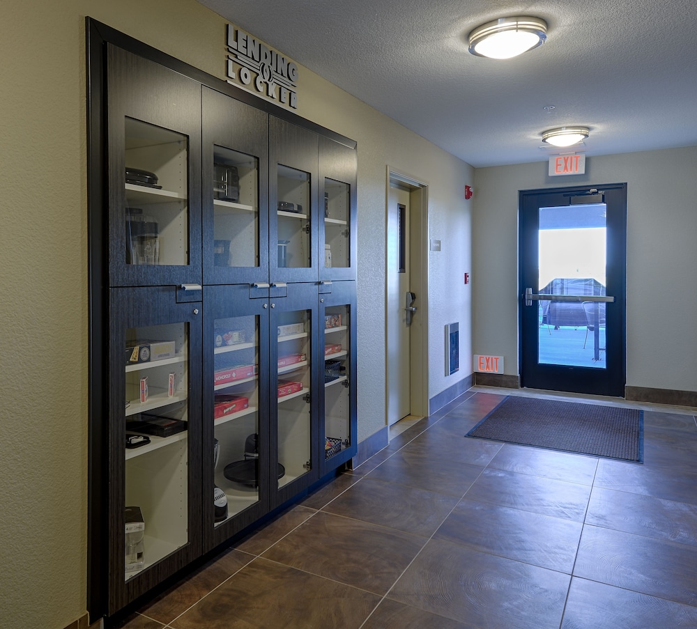 CANDLEWOOD SUITES LAKEVILLE I-35 19/32