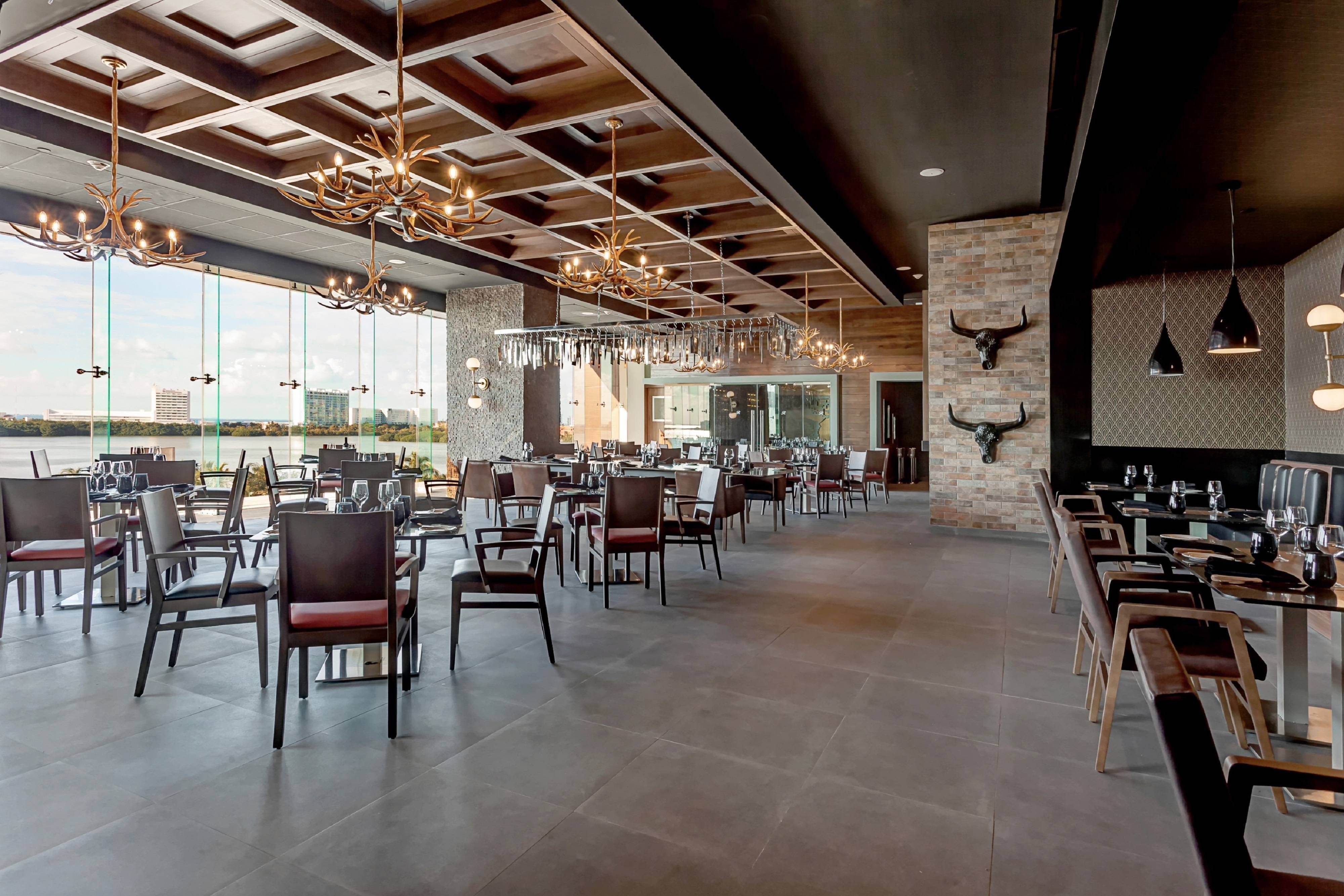 Royalton CHIC Cancun, An Autograph Collection (ex Royalton Cancun) 49/71