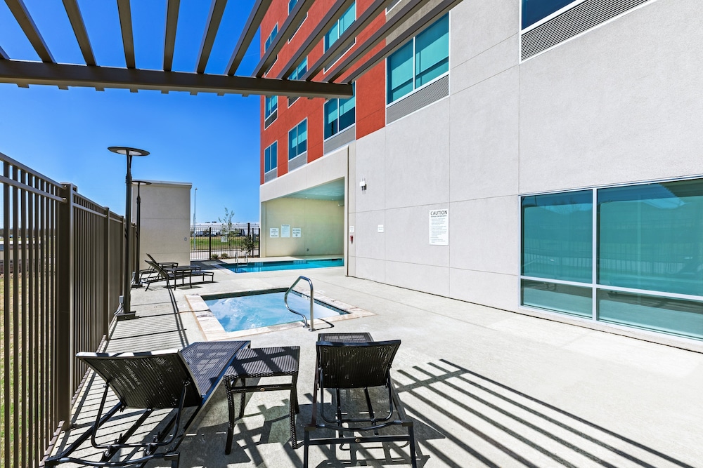 Holiday Inn Express & Suites - Houston SW - Rosenberg, an IHG Hotel 41/46