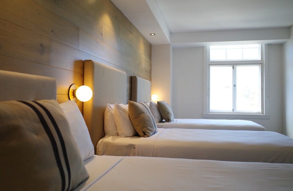 SUPERIOR, TWIN BEDS, QUEEN BED