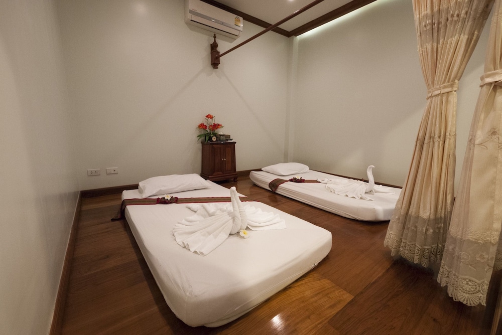 RK Riverside Resort and Spa (Reon Kruewal) 16/50