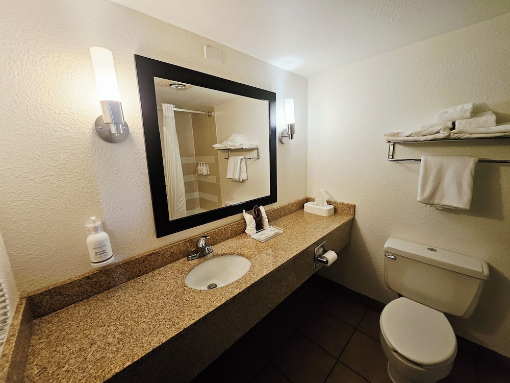 Ramada Plaza by Wyndham Sheridan Hotel and Convention Center 49/50