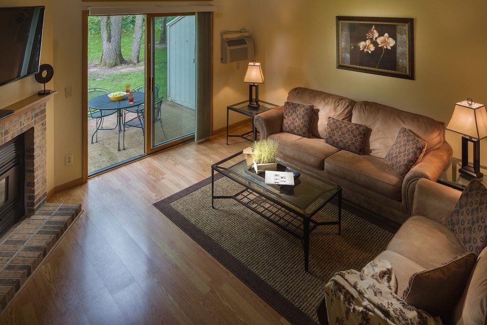Tamarack Wisconsin Dells a Ramada by Wyndham 30/50