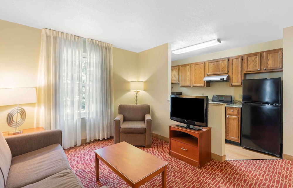 Extended Stay America Suites Newport News Yorktown 35/53