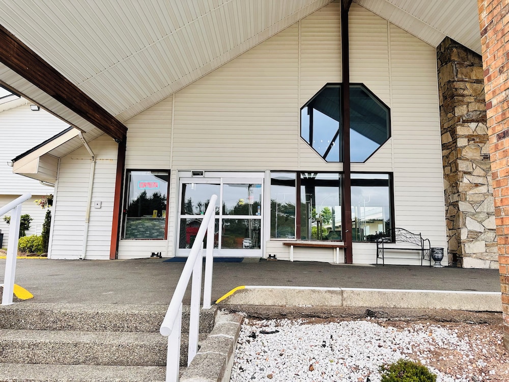 Coratel Inn and Suites By Jasper Ocean Shores 43/50