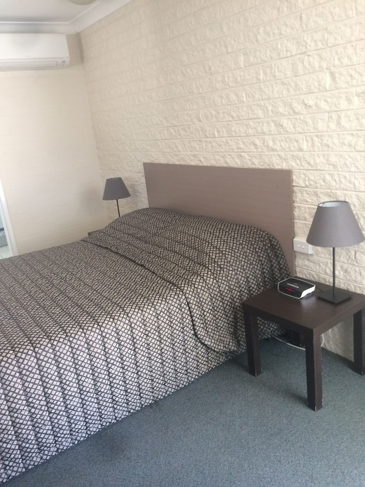Alexander Motor Inn Moree 20/34
