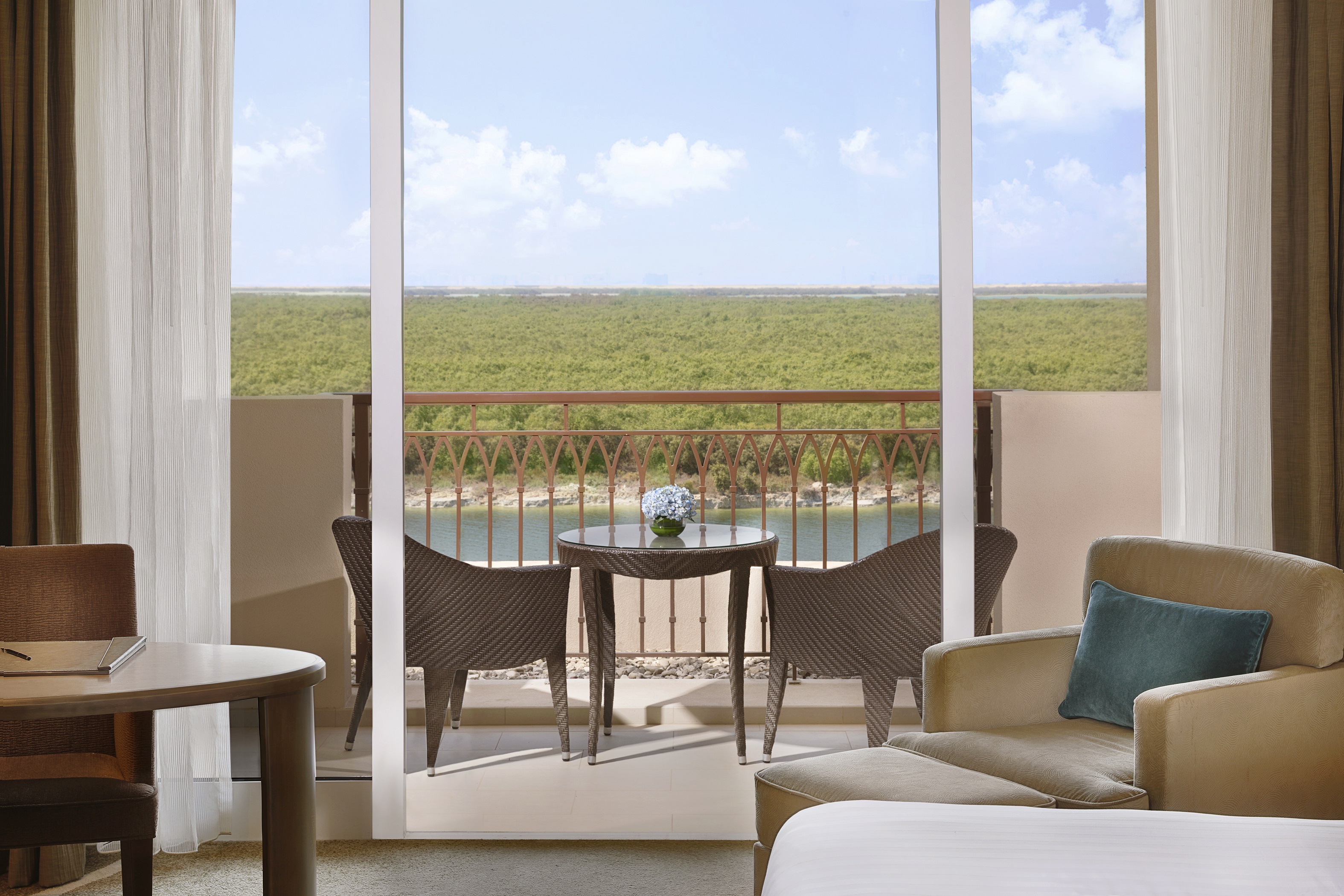 The Mangroves Abu Dhabi, LXR Hotels & Resorts 59/82