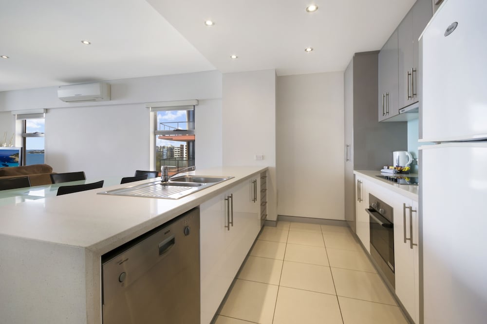 REDVUE APARTMENTS — photo 3