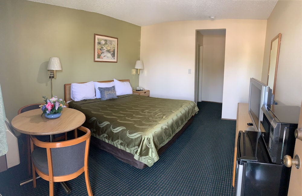 Regency Inn 21/37