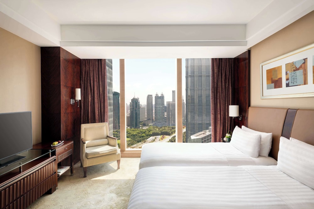 Pudong Shangri La 27/77