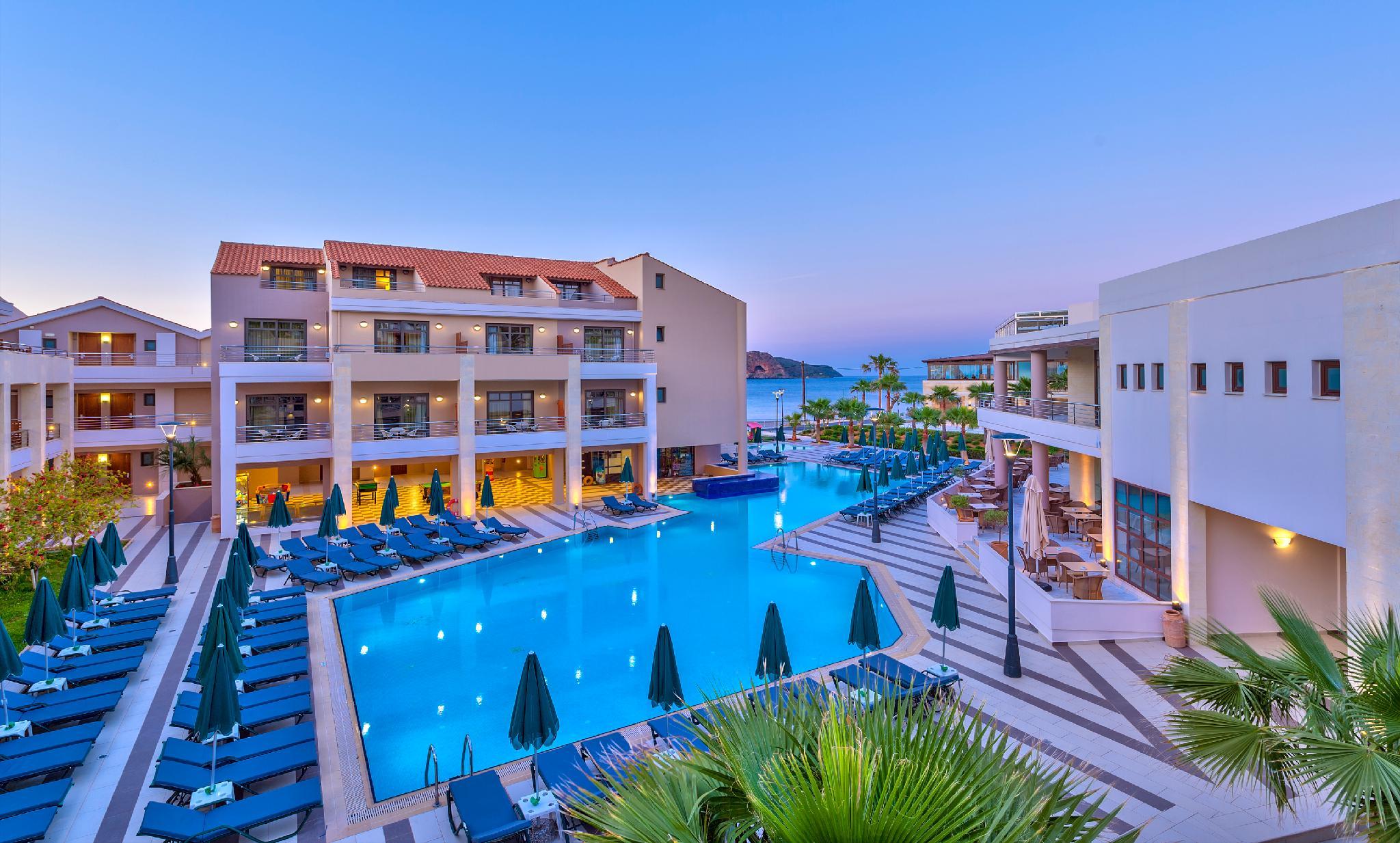 APARTMENT POOL OR GARDEN VIEW