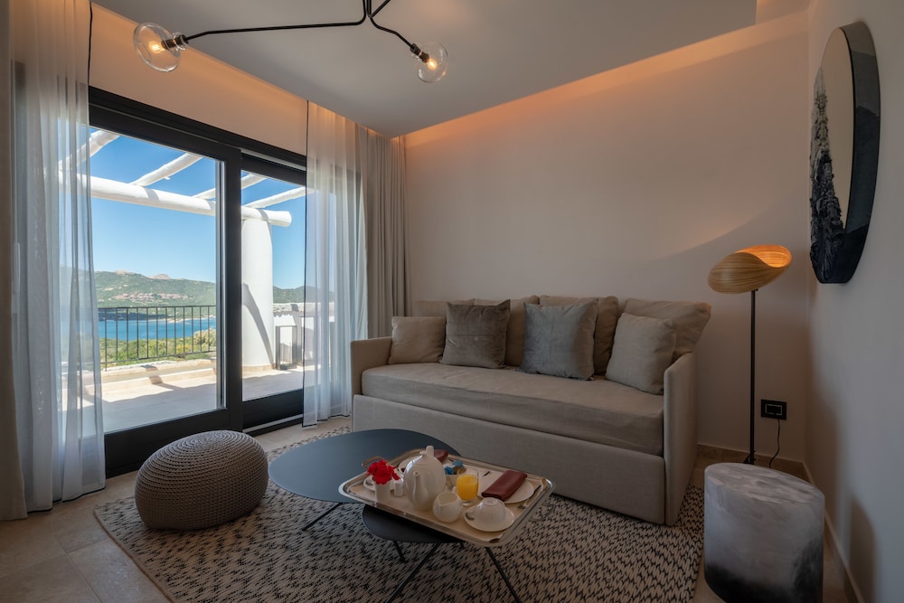 Sulia House Porto Rotondo, Curio Collection by Hilton 58/99