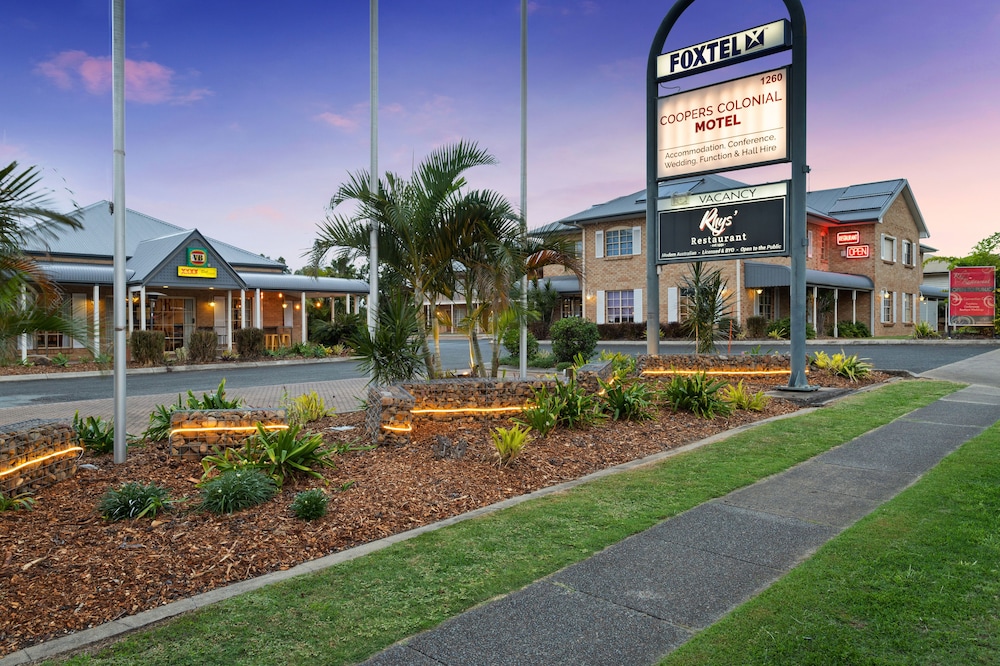 Coopers Colonial Motel 60/64