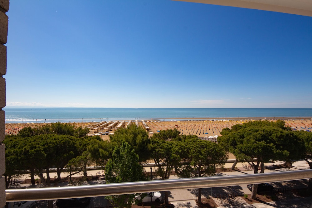 HOTEL AMBRA 46/50