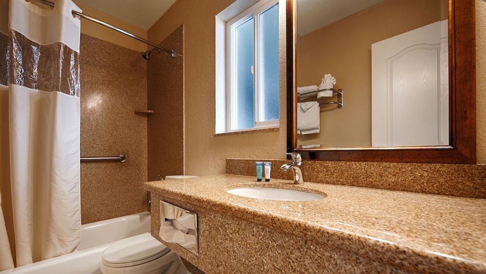 Best Western Tradewinds 24/48