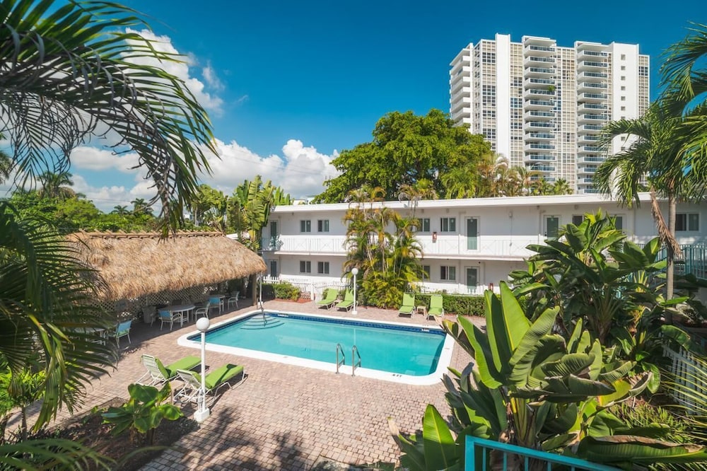 Green Island Inn 38/50