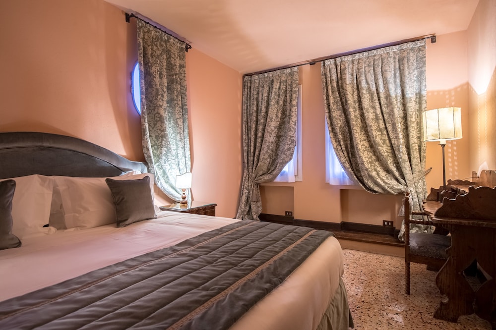 Nani Mocenigo Palace 25/76