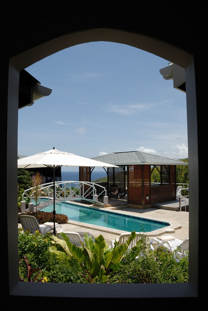 SPRING HOUSE BEQUIA 47/50
