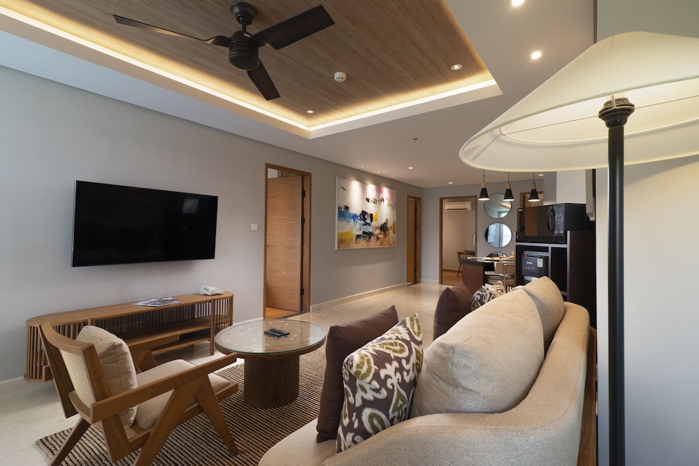 Beachwalk Residence 23/50