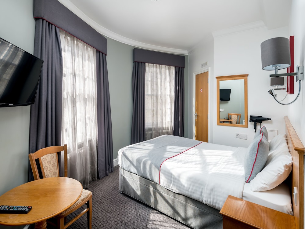 OYO Townhouse New England, London Victoria 10/33