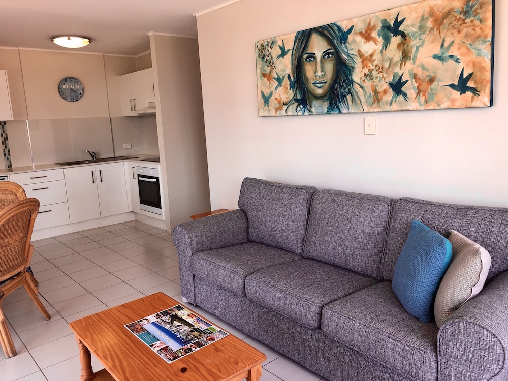 HI HO BEACH APARTMENTS 45/69