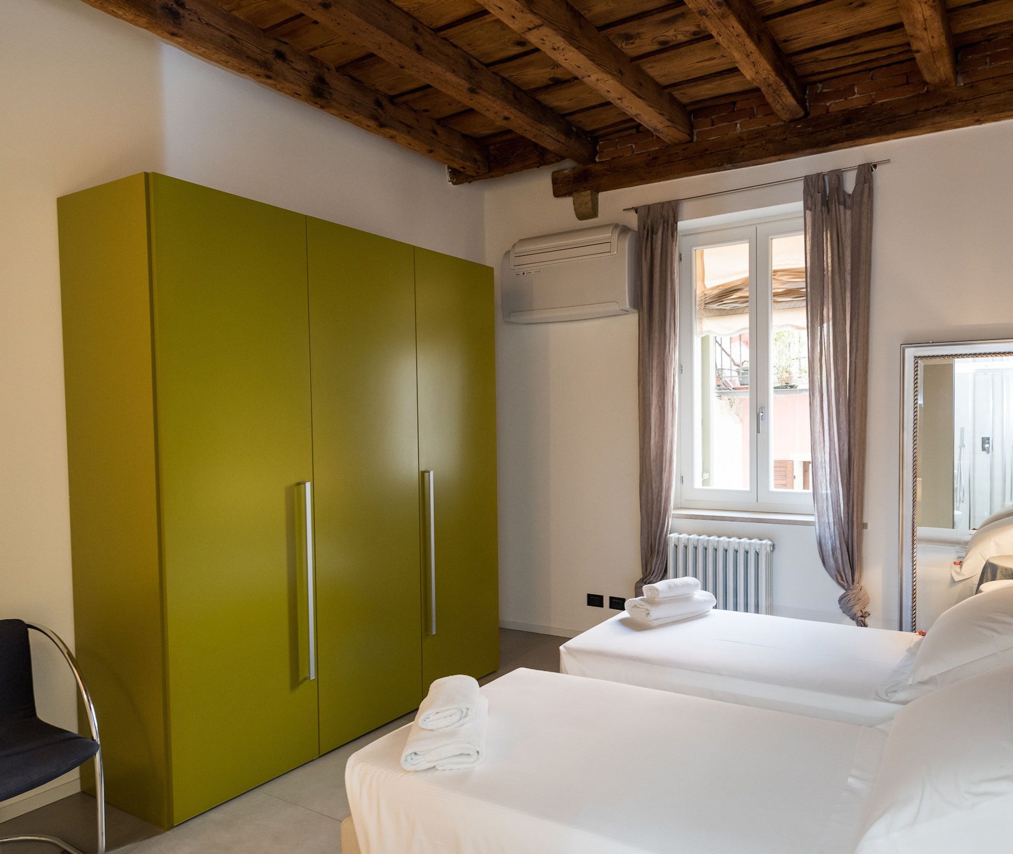1 BEDROOM, SUPERIOR, APARTMENT