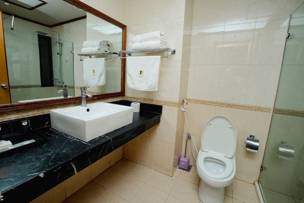 Gold Crest Hotel 49/49