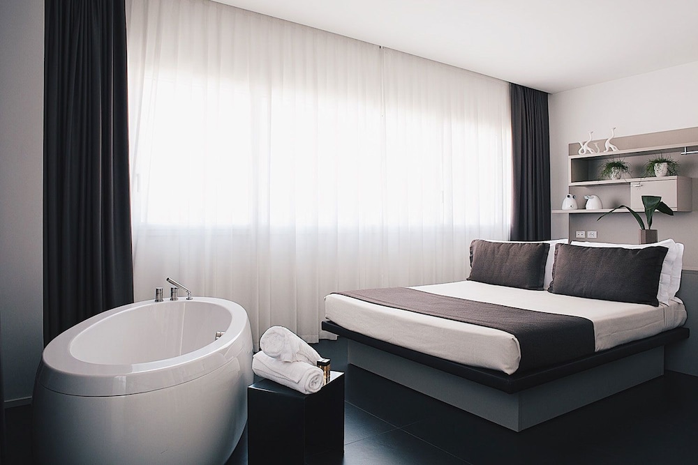 LE NOVE Hotel Ristorante 46/50