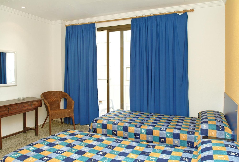 The Hostal Tierramar 6/27