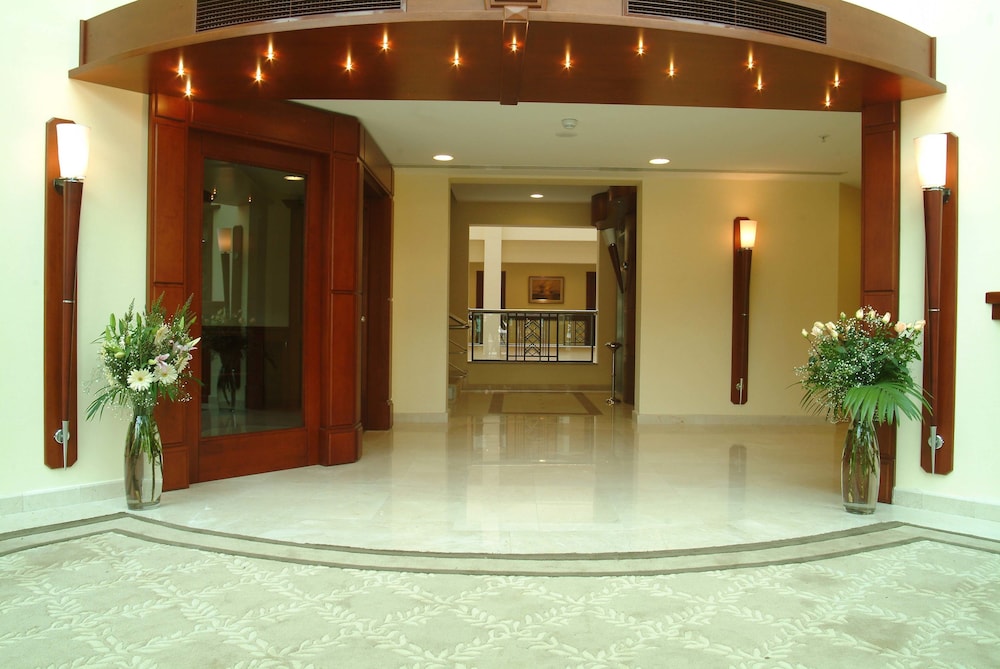 Hotel Midi 7/38