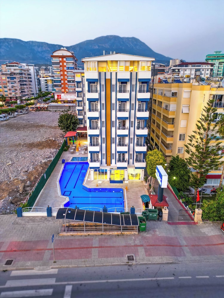 Galaxy Beach Hotel 66/72