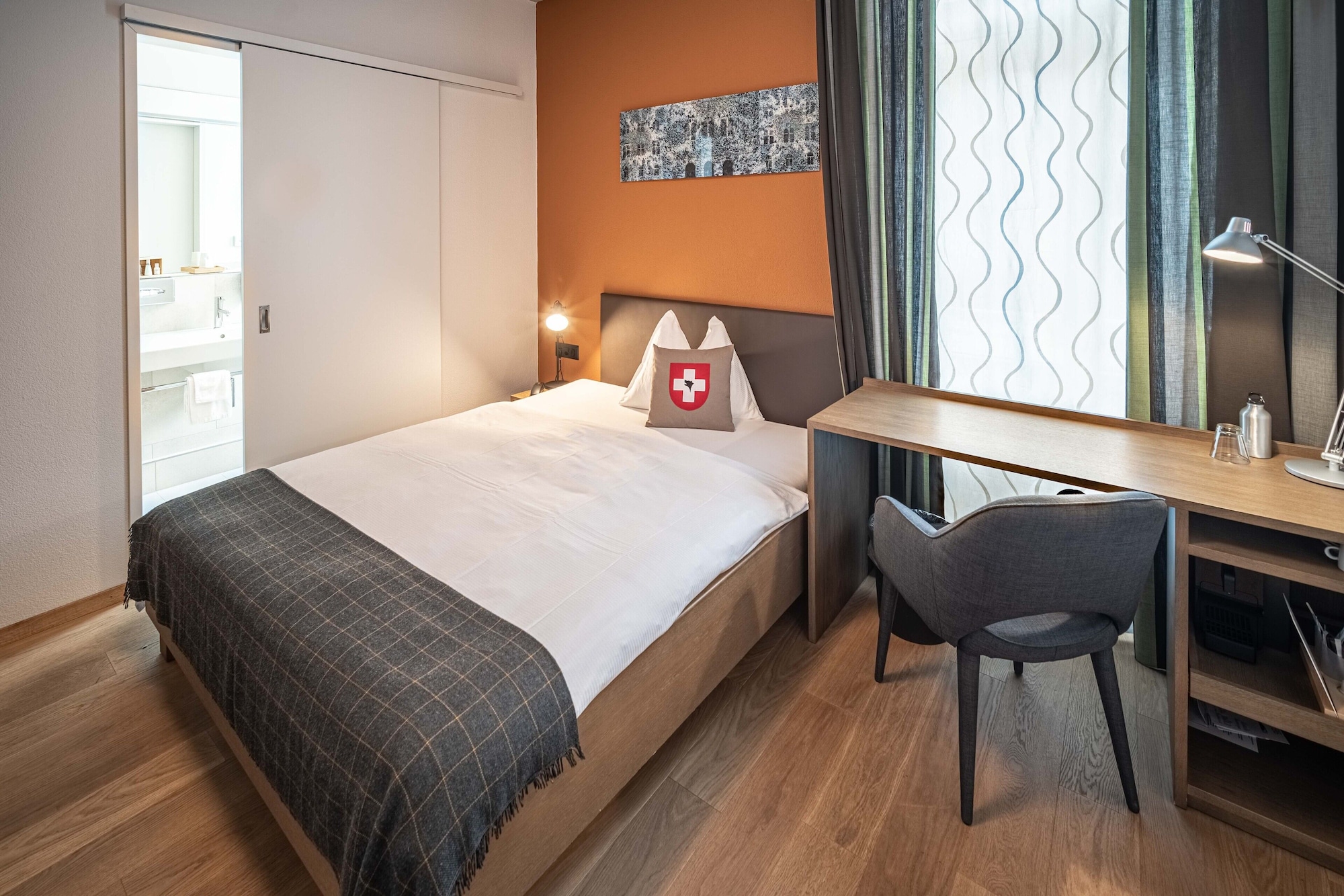 CLASSIC, SINGLE, LARGE SINGLE BED