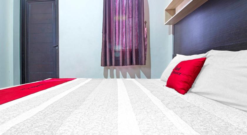 Reddoorz Plus Near Isola Upi 17/30