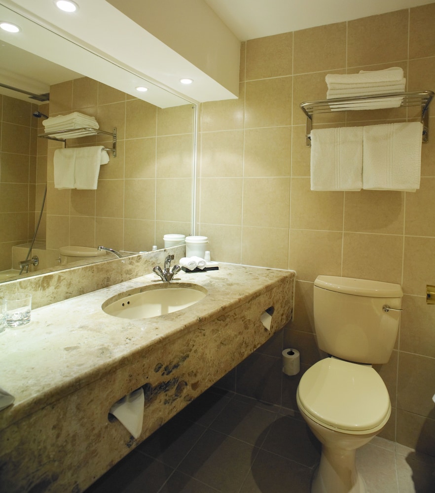Garden Court Or Tambo International Airport 50/50