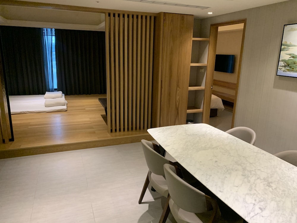 Grand Bay Resort 40/70