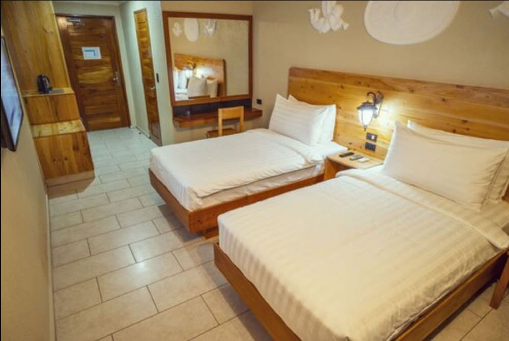 Roman Empire Panglao Boutique Hotel 12/50