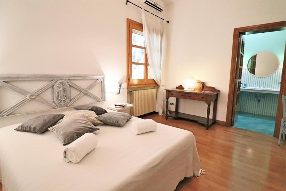 غرفة قياسية بسرير مزدوج، Relais Delle Rose Bed And Breakfast 2/10