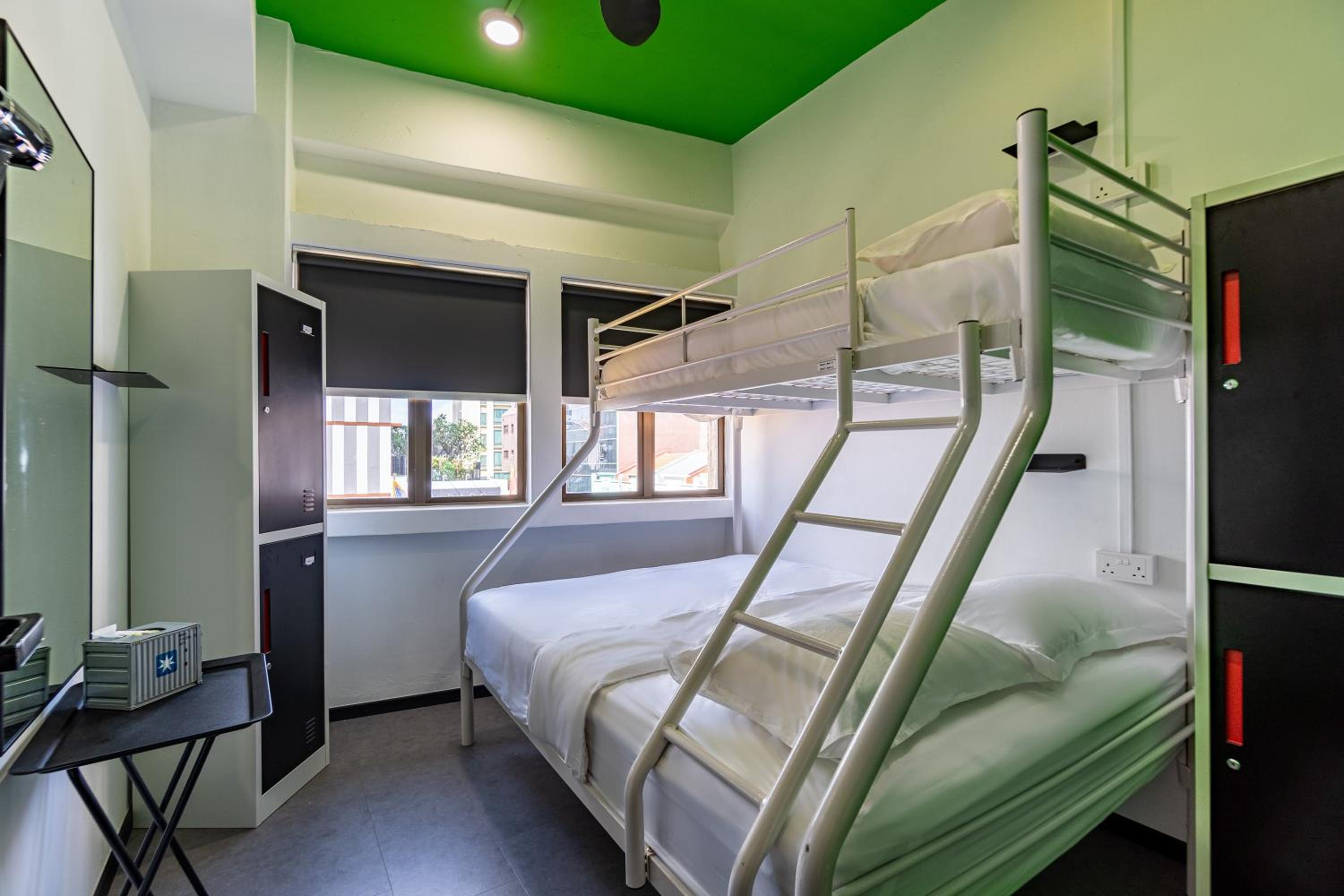 Private, 1 Queen and 1 Single Bed, Bunk Bed