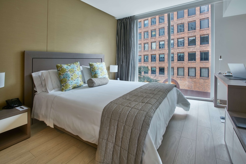 100 Luxury Suites By Preferred 25/76