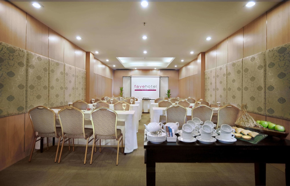favehotel Kelapa Gading 50/54