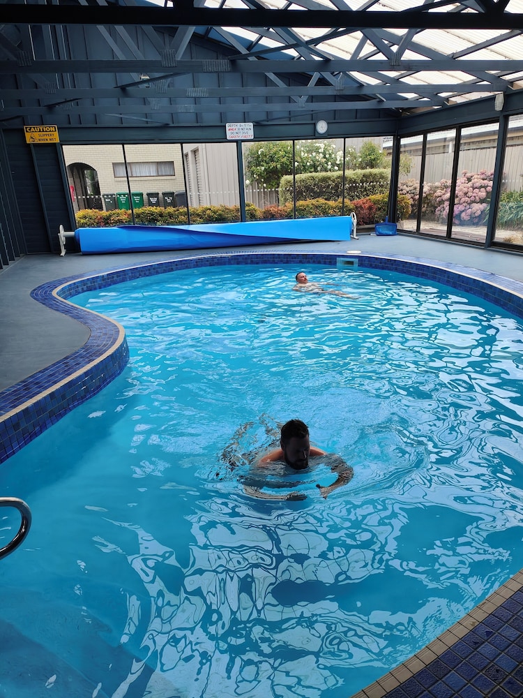 BARCLAY MOTOR INN 60/71