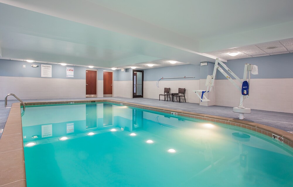 Holiday Inn Express Hotel And Suites Lebanon 23/41