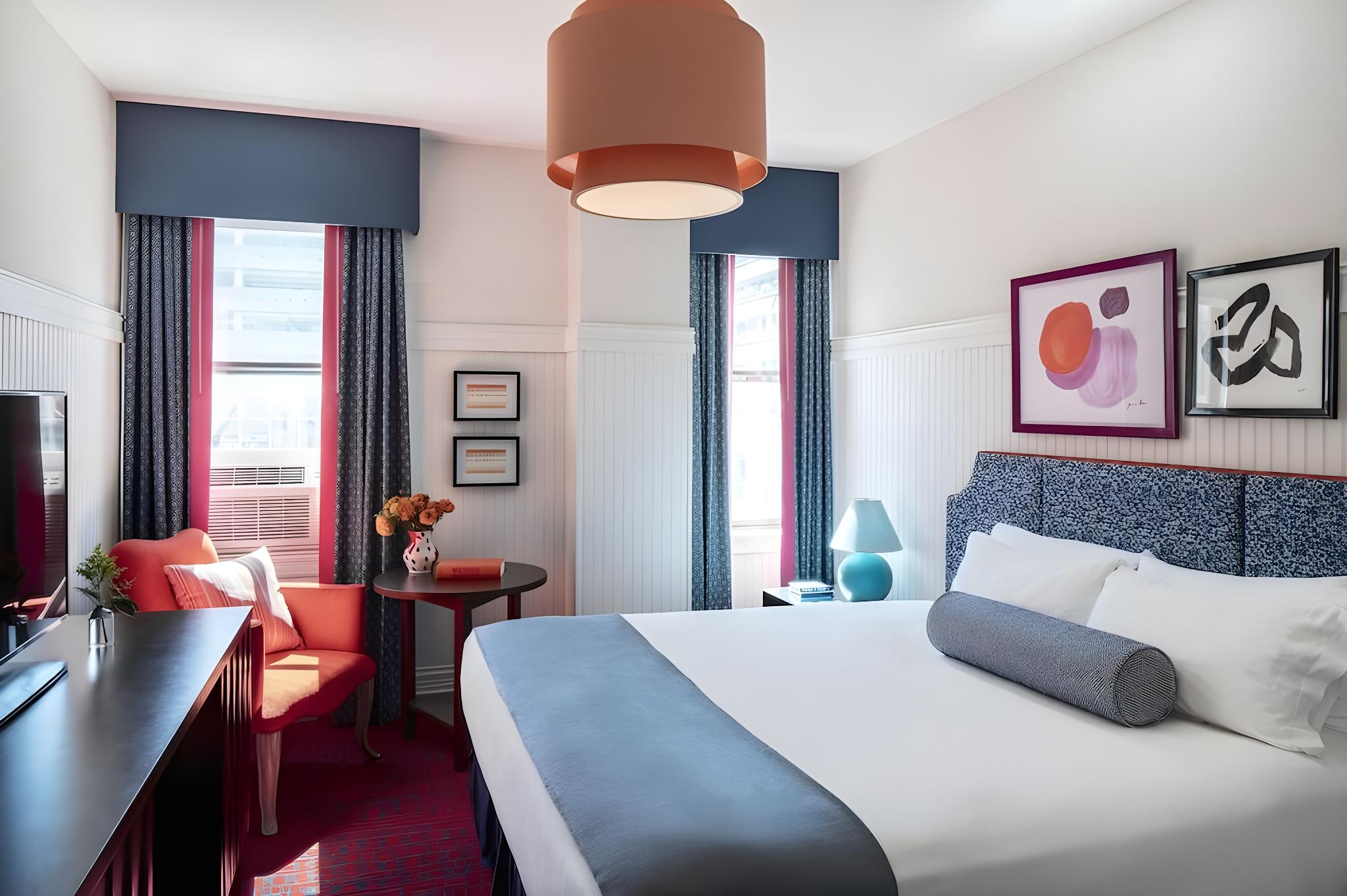 DELUXE, DOUBLE BED