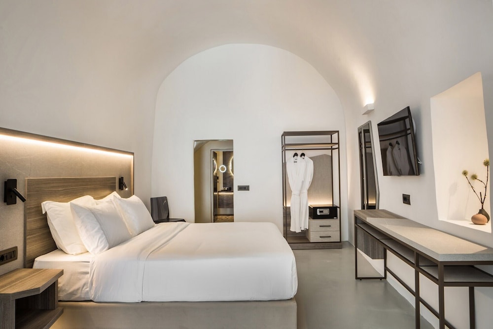 Cave, Exclusive, Suite, Queen Bed, Caldera and Sea View, Indoor Jetted Tub