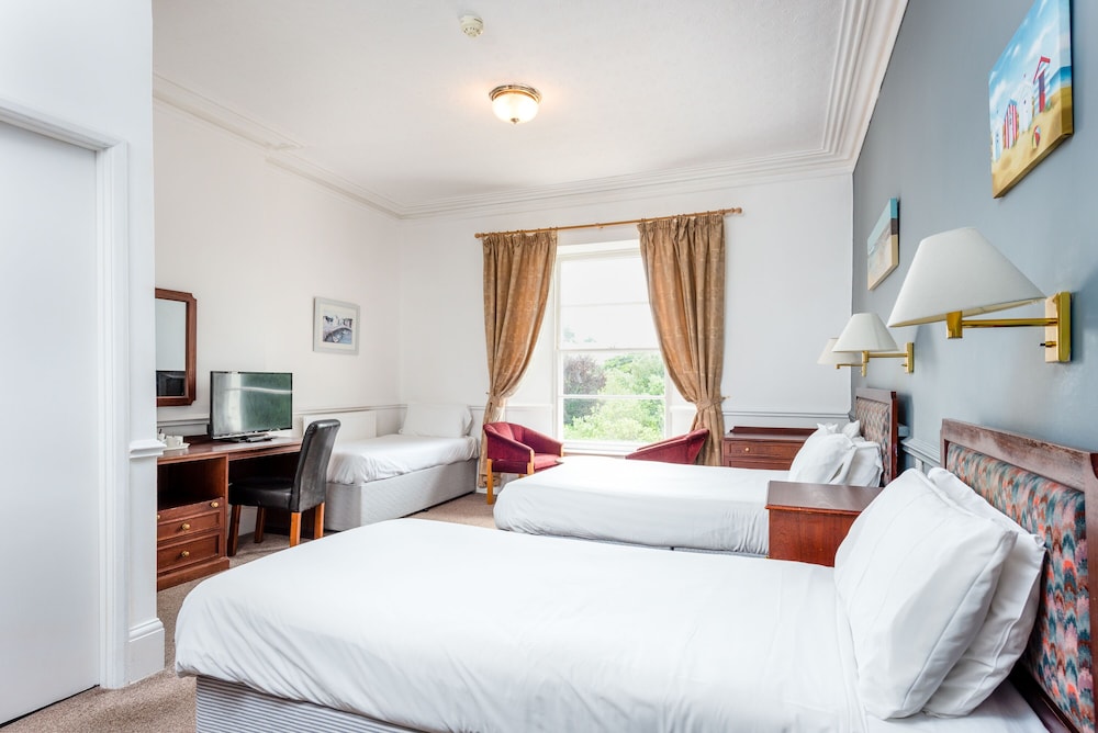Abbey Lawn Hotel 27/64