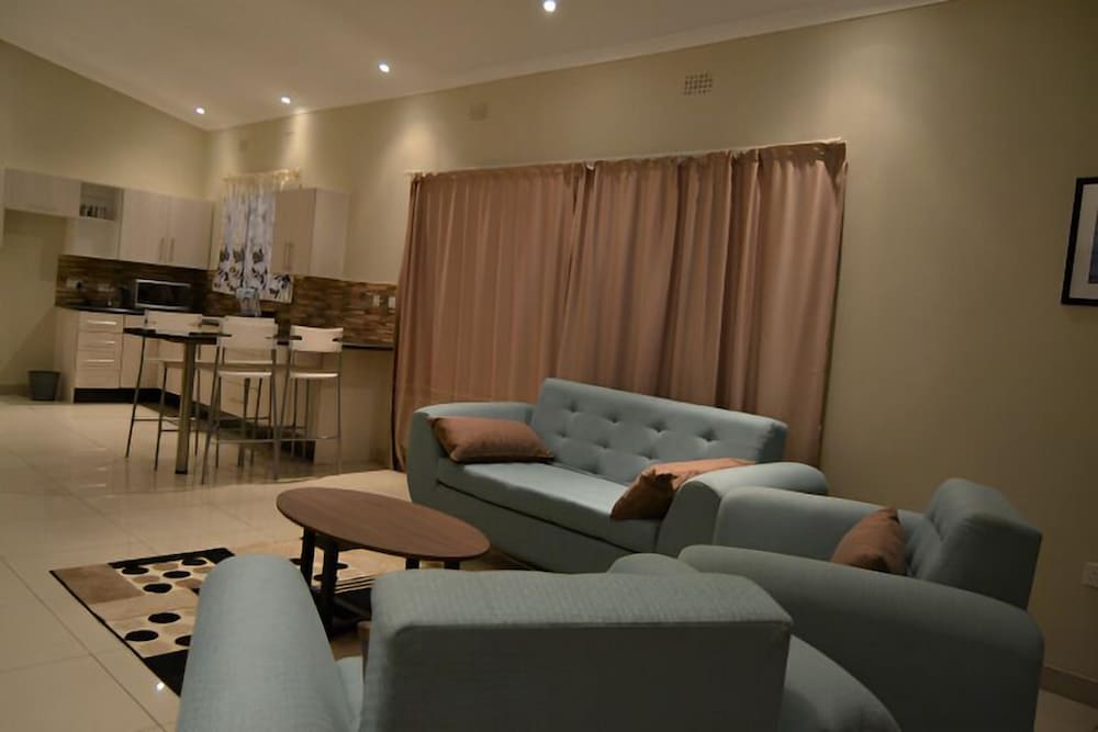 Chobe Sunset Chalets 24/49