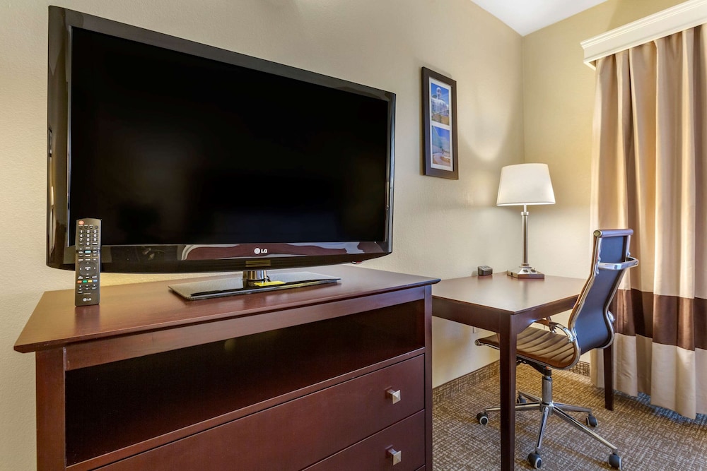 Comfort Inn & Suites North Tucson Marana 33/36