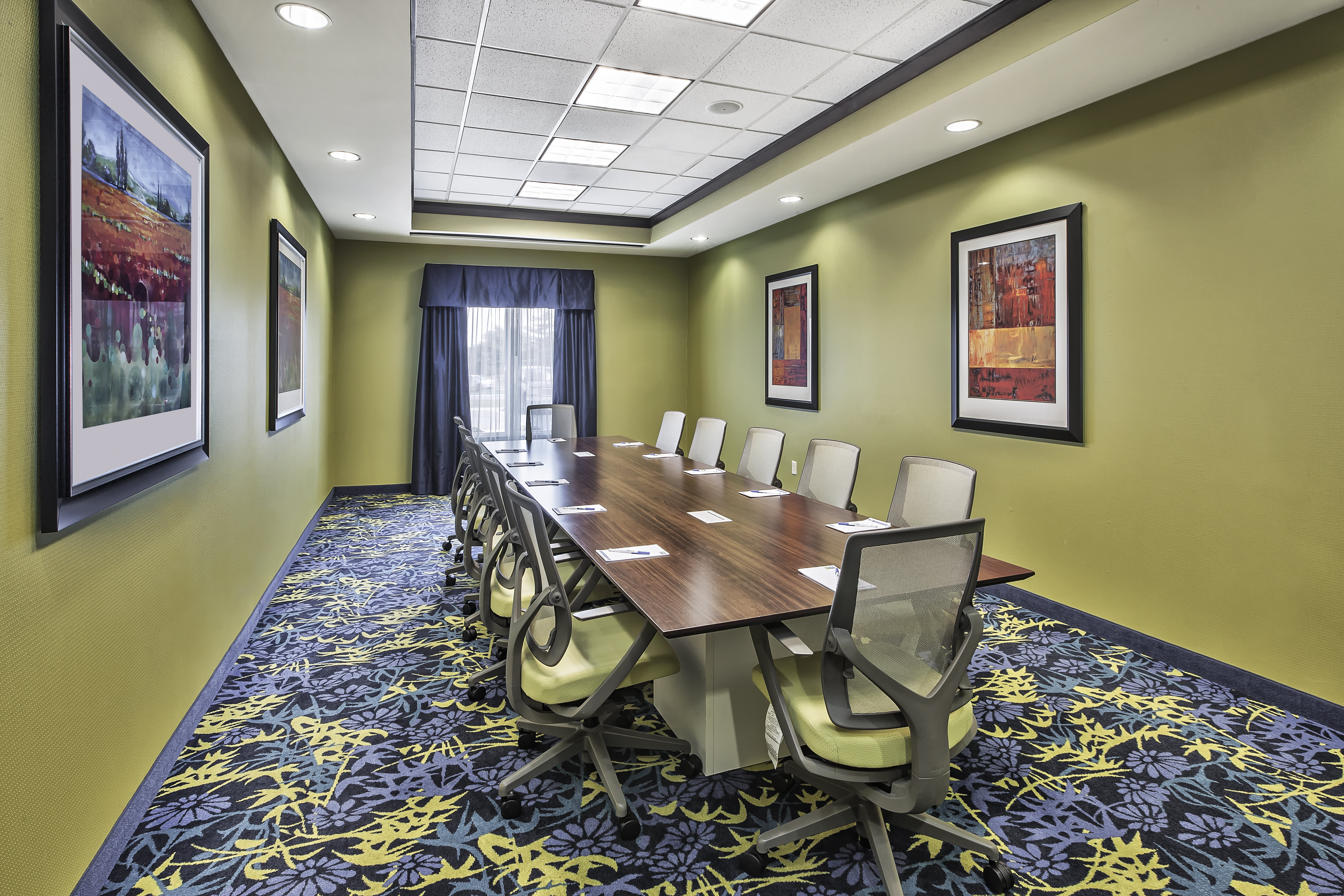 Holiday Inn Express & Suites Dayton South - I-675 42/48