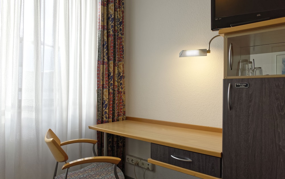 Hotel Opera 42/42