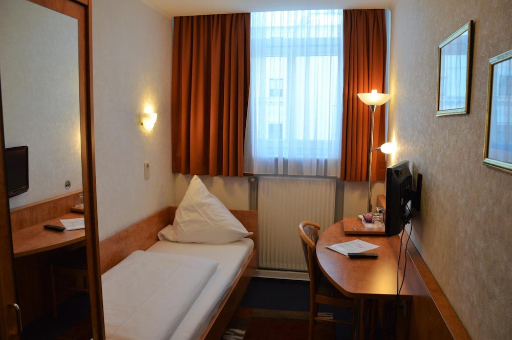 Steen S Hotel 36/36